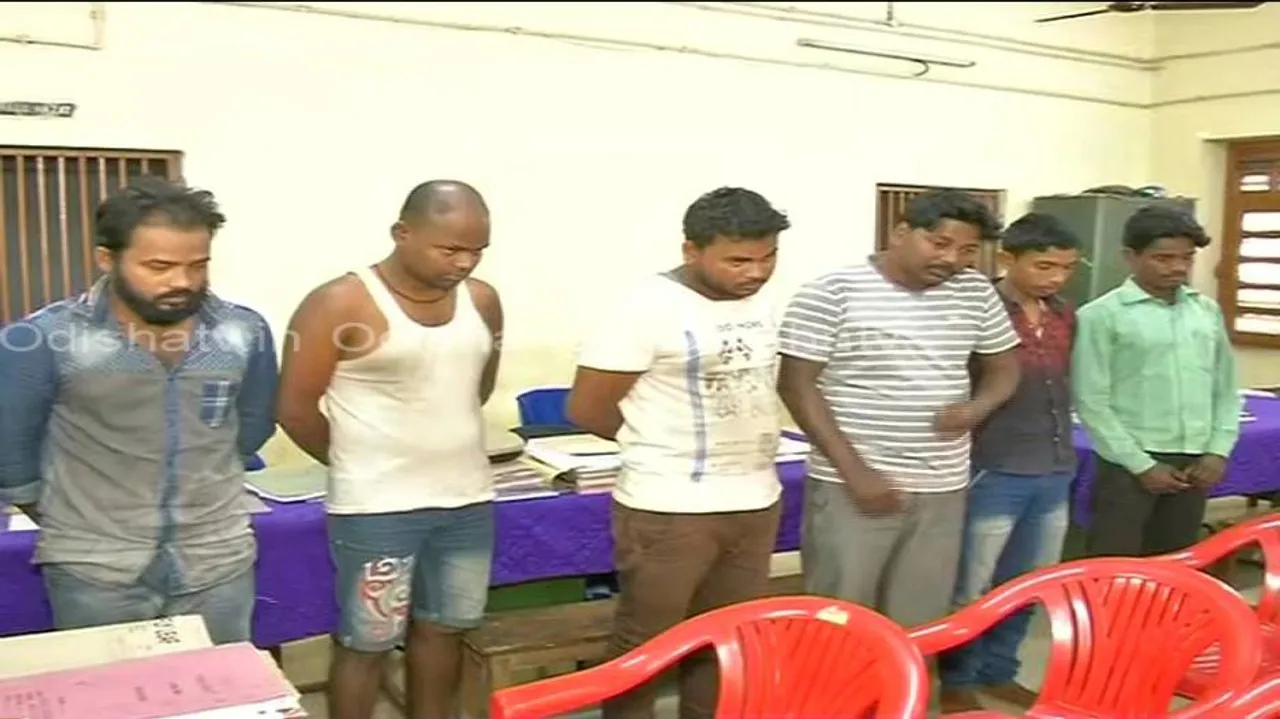 Inter-State bike lifting gang busted, 21 bikes seized