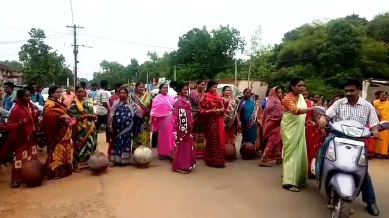 Women protest water scarcity, allege government apathy in Bolangir