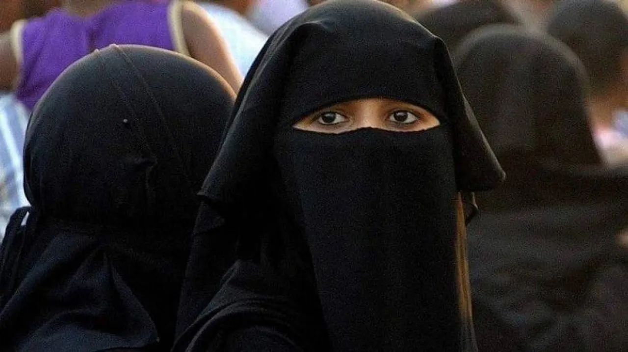 Taliban supreme leader orders women to wear burqa in public