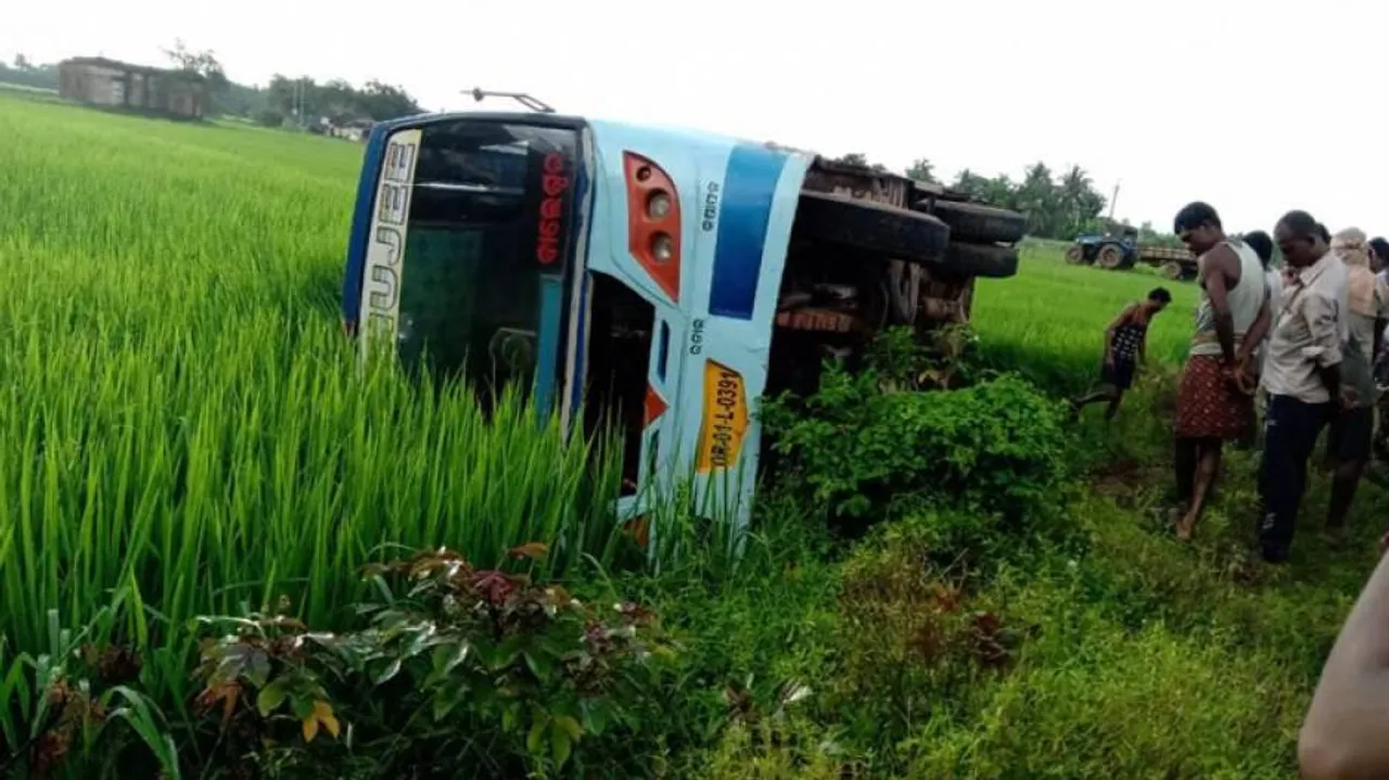 5 Including Pregnant Woman Injured As Bus Turns Turtle In Balasore