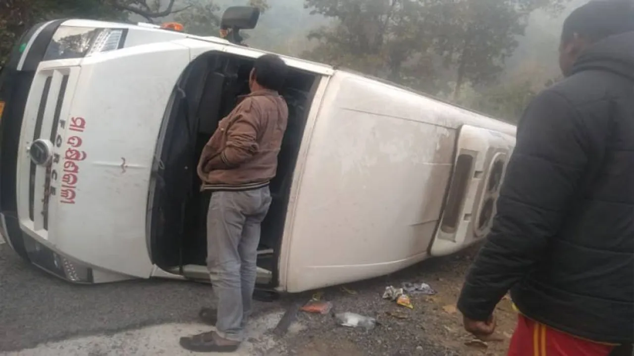 Odisha: Picnic Bus En Route Bhubaneswar Overturns; 1 Killed, 6 Critical