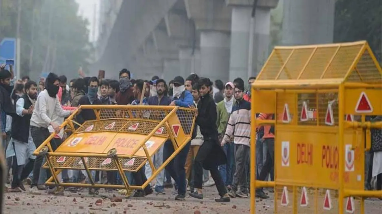 2 Killed In Karnataka, 1 In UP, Hundreds Detained As Anti-Citizenship Law Protests Rage Across Multiple Cities