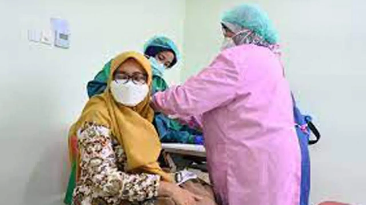 COVID19 Vaccine Shots Can Be Taken During Ramzan, Say Islamic Scholars