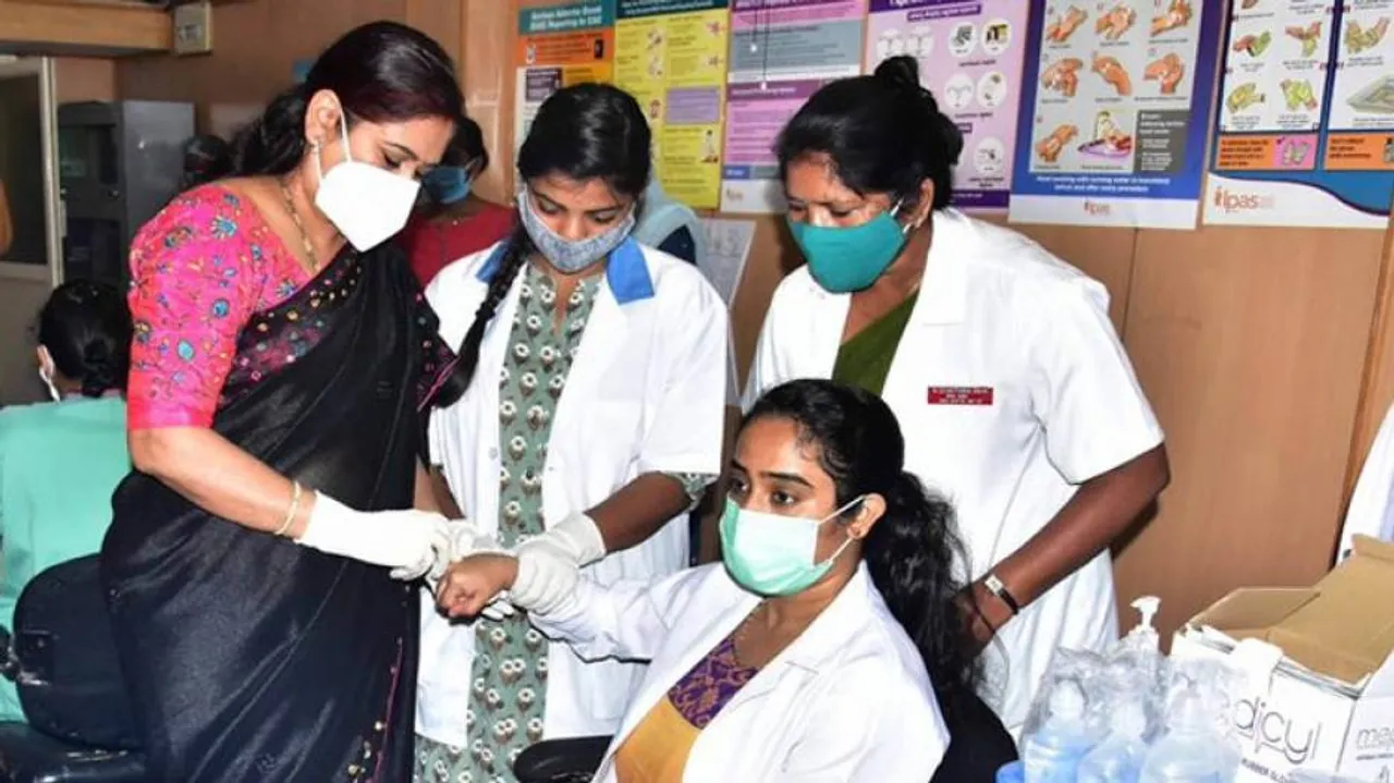 66% Healthcare Workers Report Mild Side-Effects Post-Vax: Survey