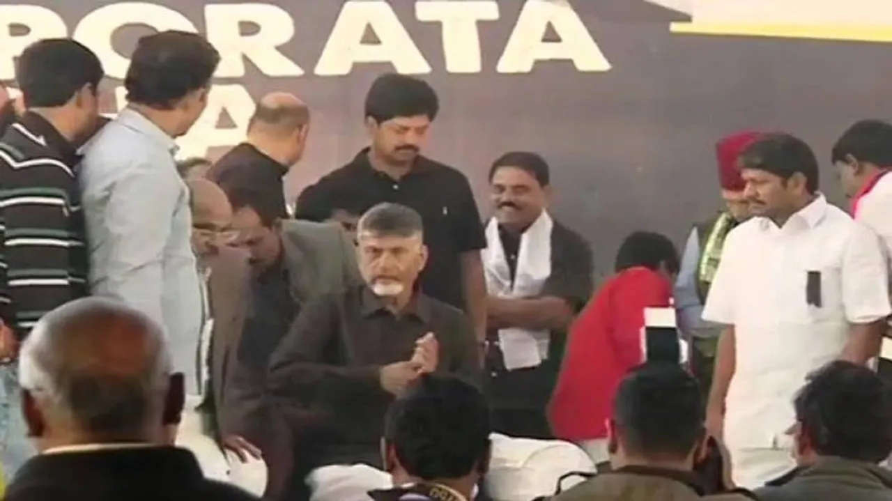 Andhra CM N. Chandrababu Naidu sits on fast in Delhi for special status