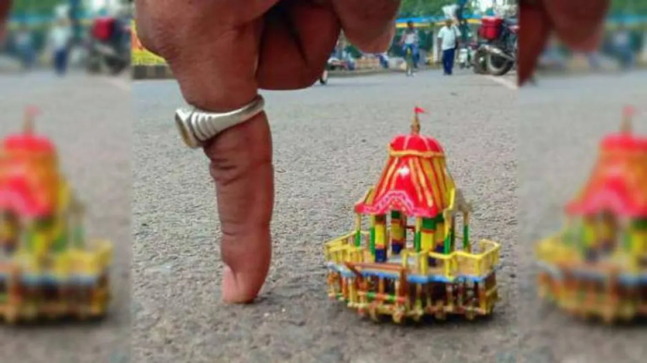 Miniature Artist Crafts 2.5-Inch-Tall Nandighosa With Wood In Berhampur