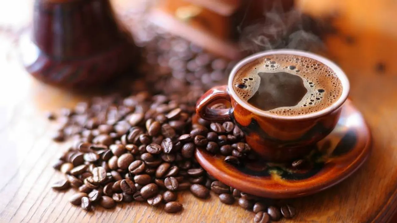Drinking coffee may cut death risk in kidney disease patients: Study