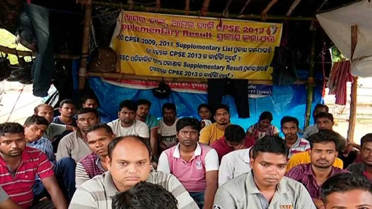 Combined Police Service Examination: Aspirants stage hunger strike in Odisha