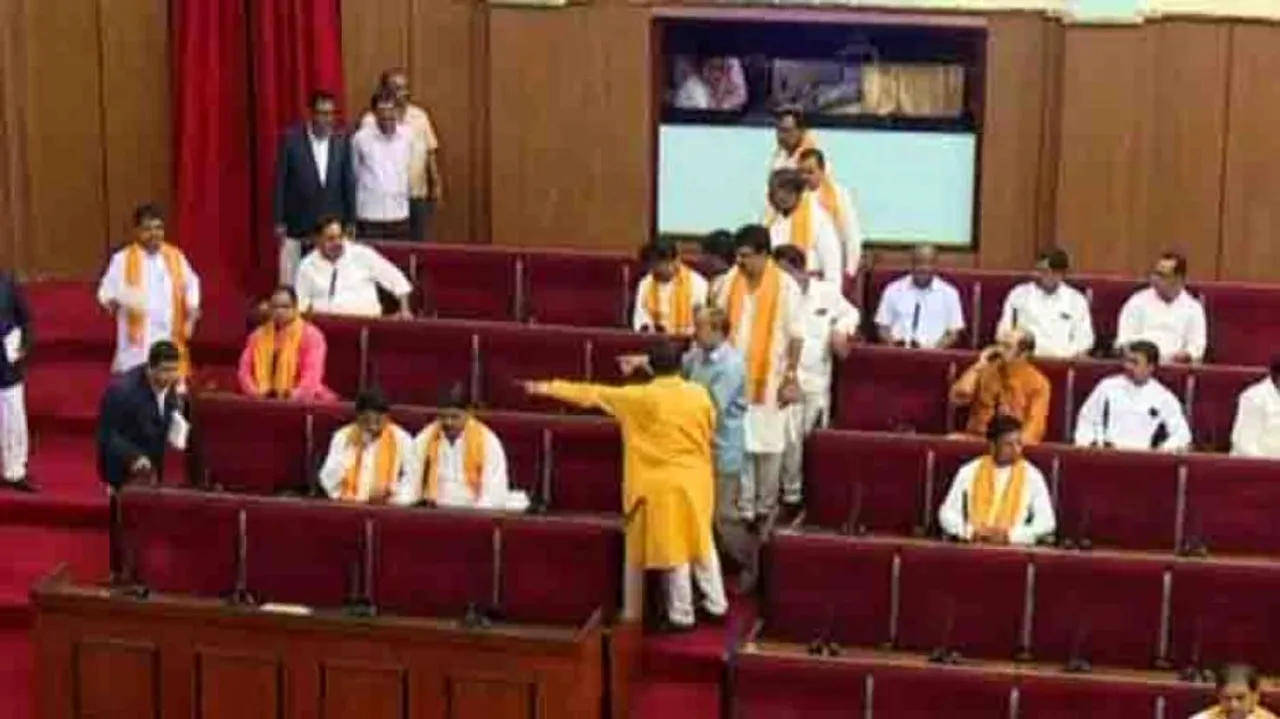 Odisha Assembly begins with Guv address, Congress later stages walkout