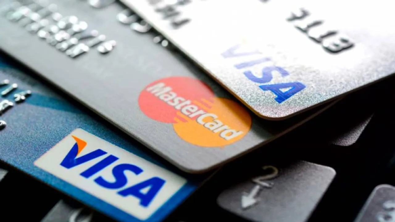 Credit Card Users Beware! Cyber Fraudsters On The Prowl, Here's How To Stay Safe
