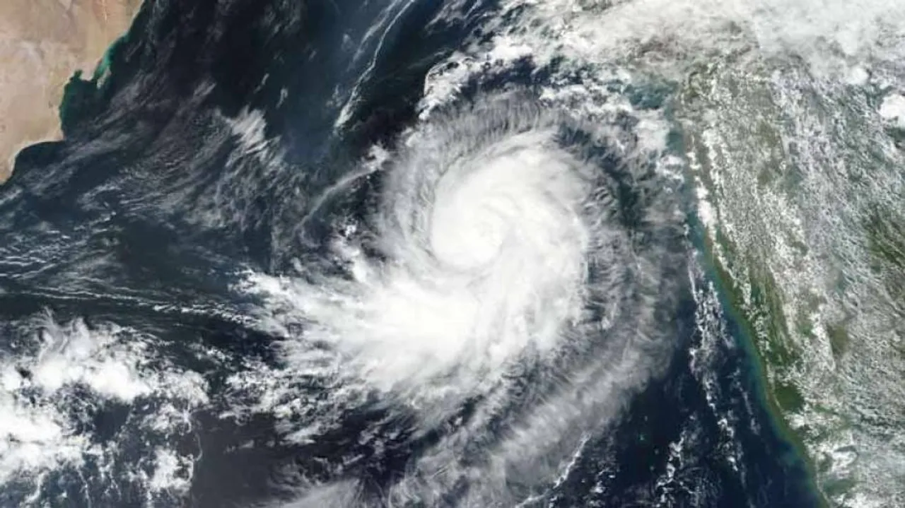 Cyclonic Storm Maha To Make Landfall In Gujarat On Nov 6: IMD