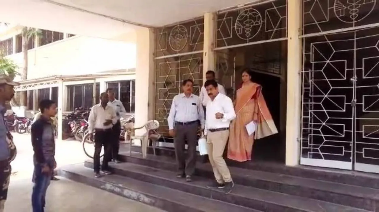 MCI team reviews infrastructure at SCB 