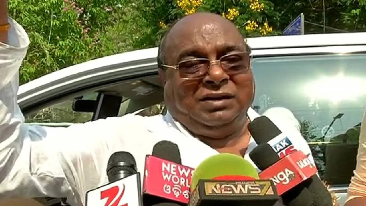 Who’ll stop dhabas, hotels from selling liquor, asks Dama