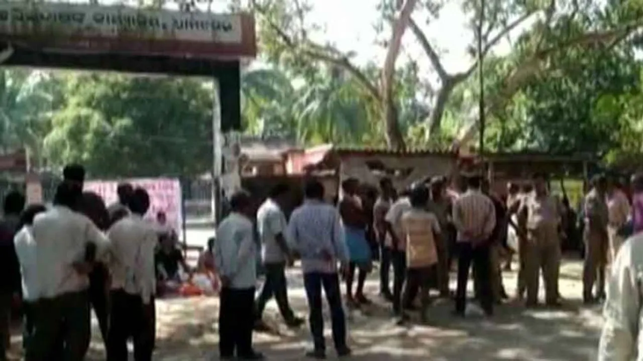 Tehsildar Misbehaviour Case: Father Of Accused Dies Of Cardiac Arrest
