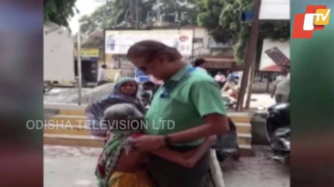 Elderly Woman's Emotional Reunion With Doctor Will Melt Your Heart