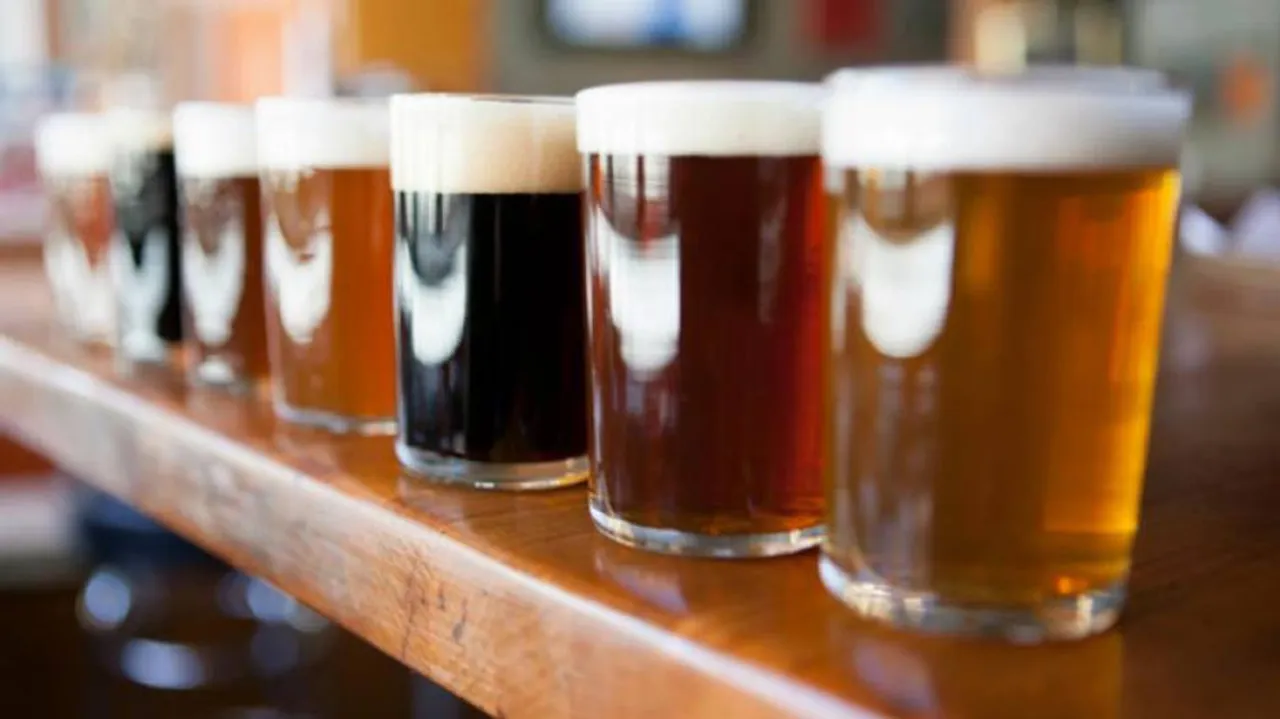 14 Drinks A Week May Put Older Adults At Dementia Risk