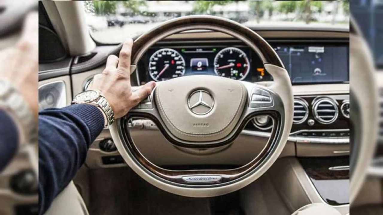 Eye-tracking technology could help make driving safer
