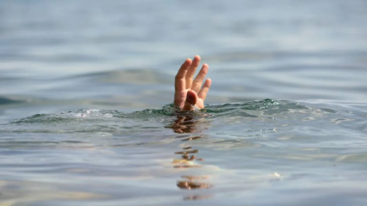 Student drowns while taking selfie in Jharkhand