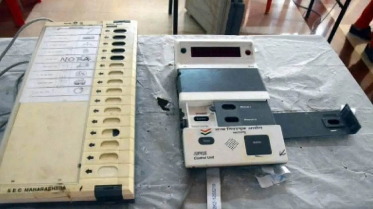 SC seeks EC response on EVM malfunction complaint