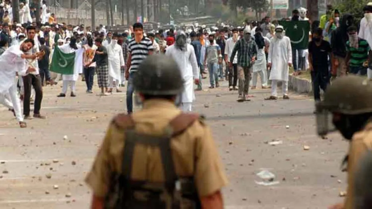 Clashes erupt after Eid prayers in Kashmir Valley