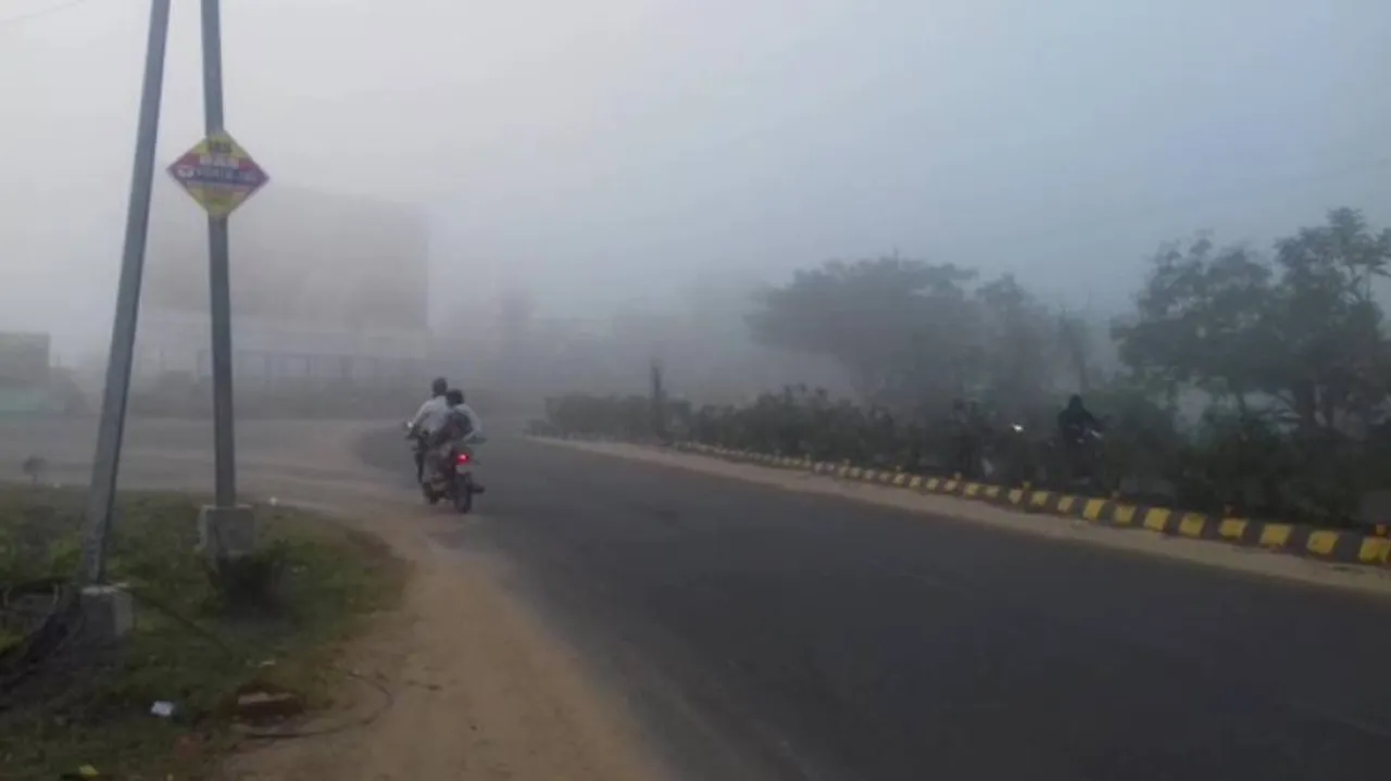 Dense Fog Envelops Twin Cities Of Cuttack And Bhubaneswar