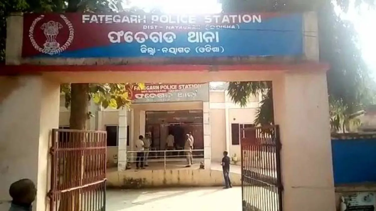 Lawyer Thrashes Client Over Fee Dispute In Odisha, Video Goes Viral