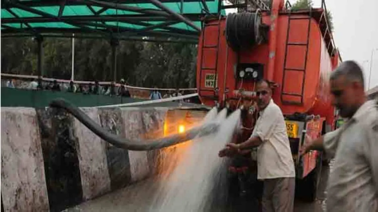 Fire breaks out at ICAI building in central Delhi