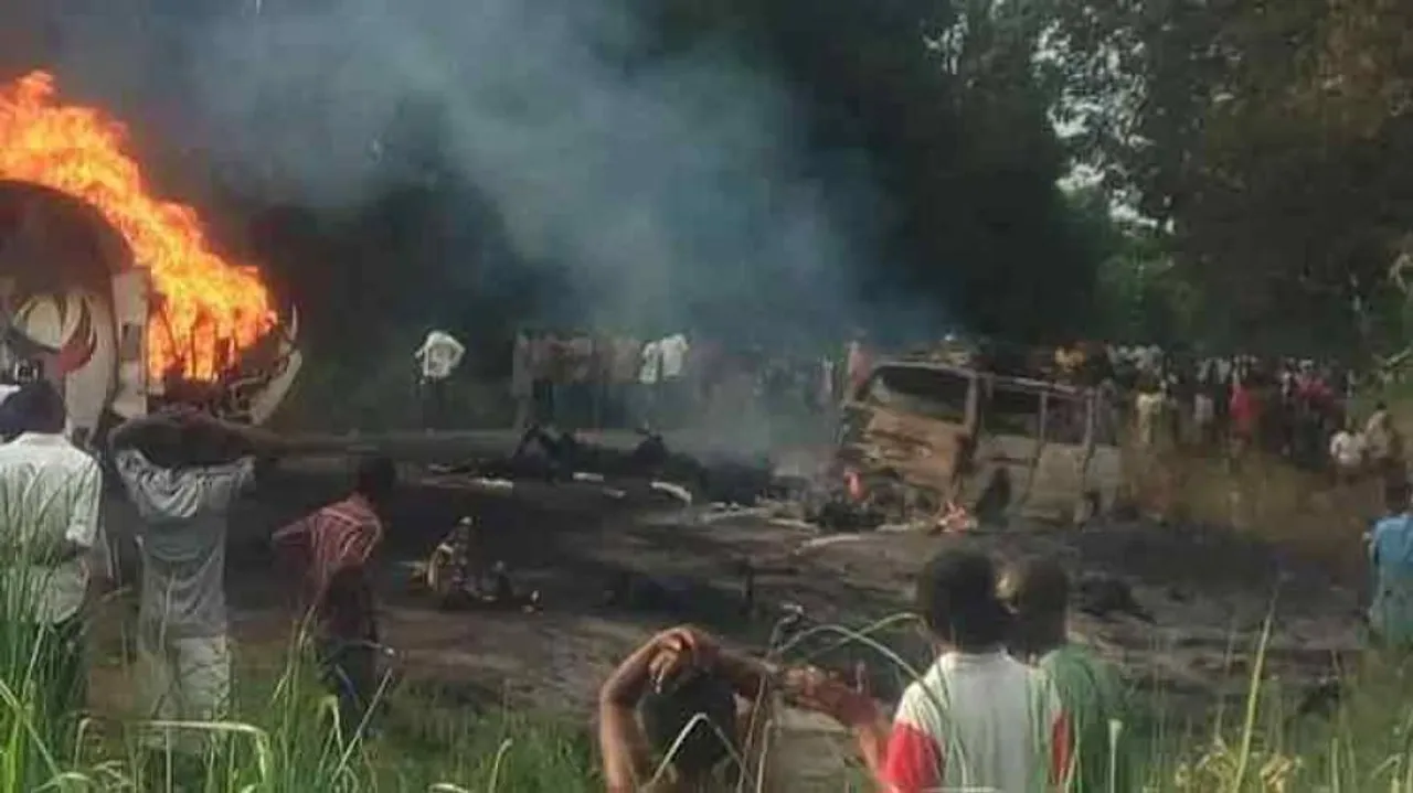 50 killed in Nigeria fuel tanker explosion