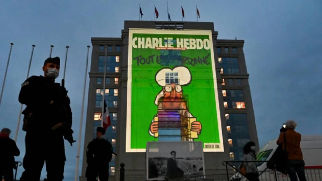Prophet Mohammed's Cartoon Images Projected On French Govt Building