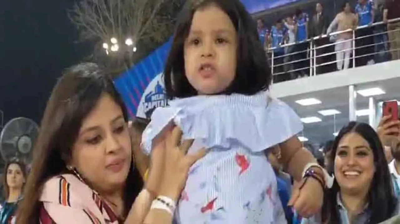 Ziva Dhoni cheering for her father during IPL match is adorable!