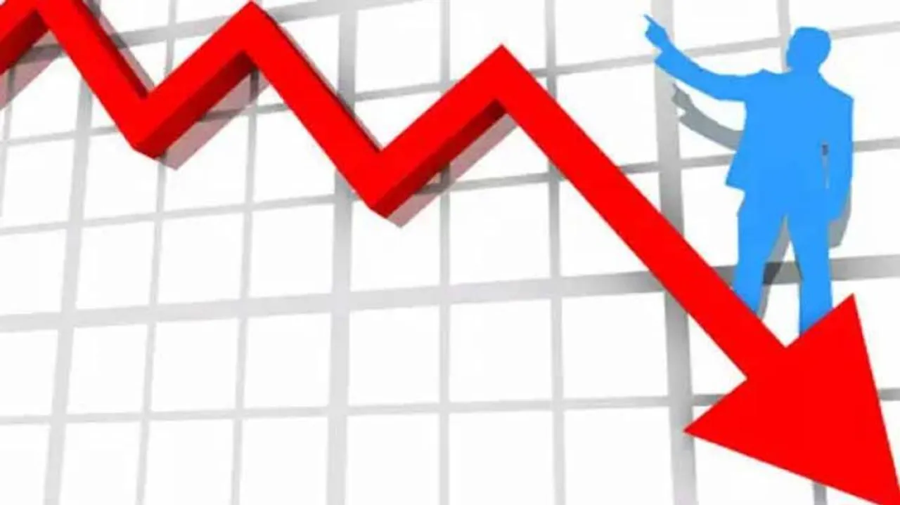 Q4 FY19 GDP growth slumps to 5.8% from 7.7% YoY FY18