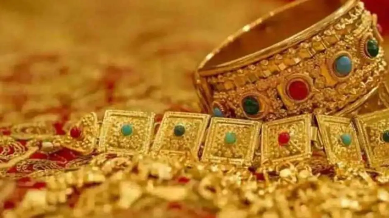 Gold May Cross Rs 52,000 Per 10 Grams By November