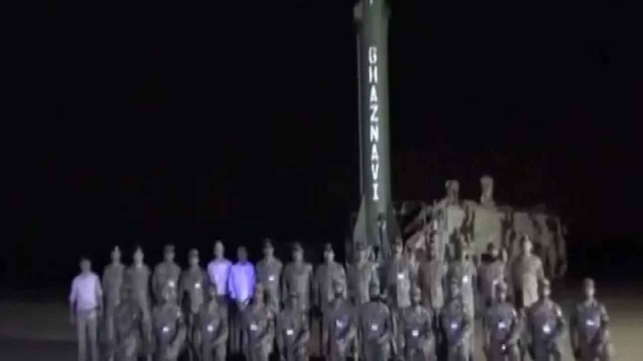 Pak conducts training launch of ballistic missile