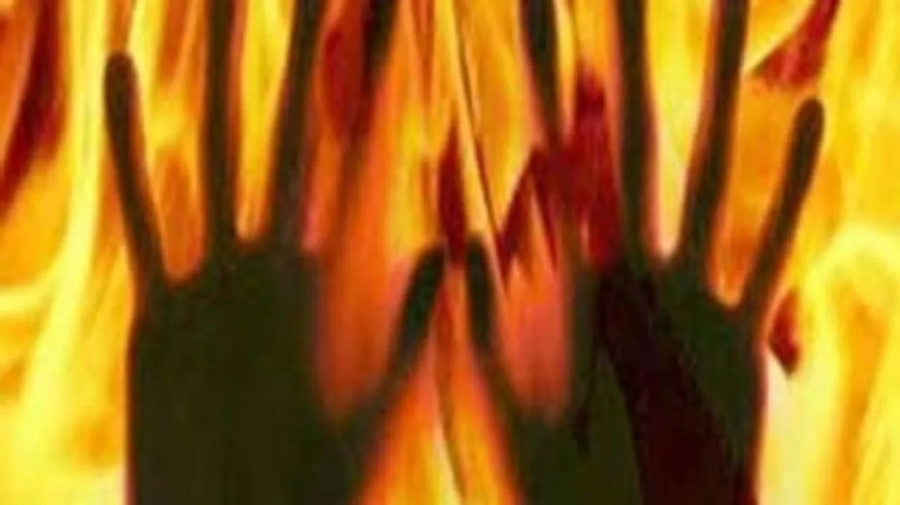 Dalit girl set ablaze by lover dies