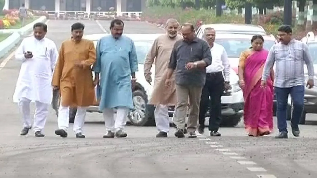 BJP delegation meets Guv, BJD members complain to CEO