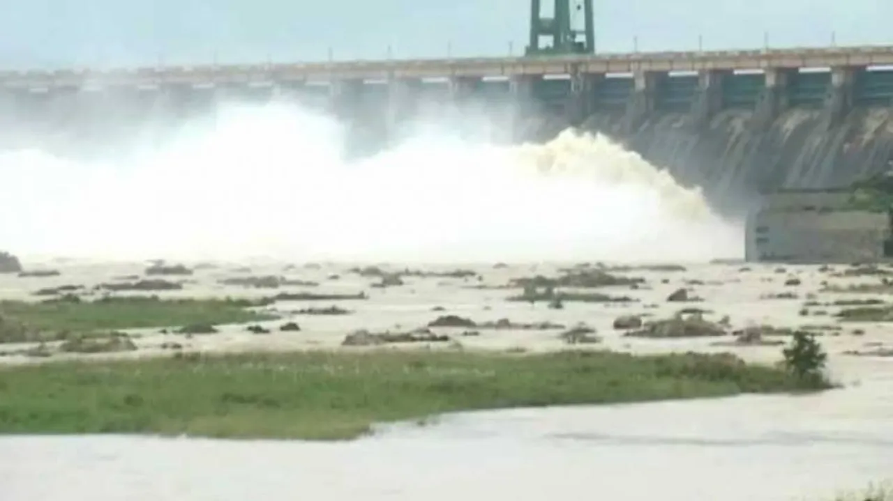 Flood Threat: Alert issued as Hirakud opens 25 gates to release floodwater