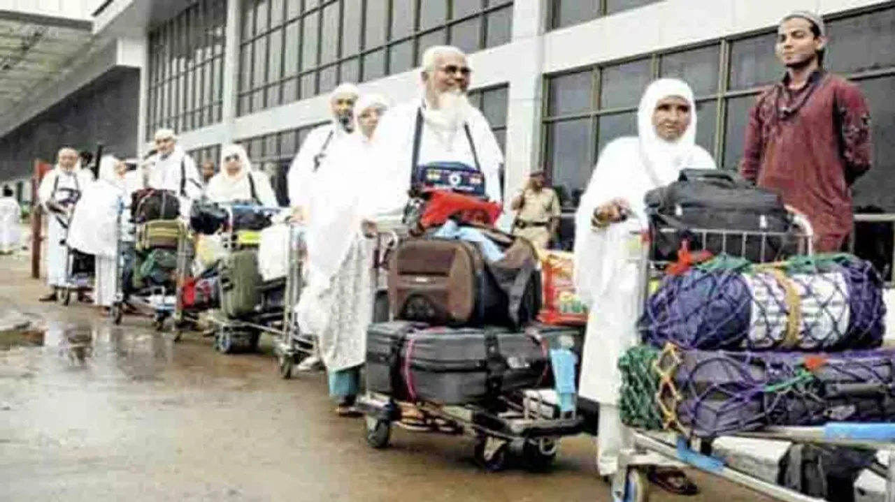 First flight of Haj pilgrims lands in Srinagar