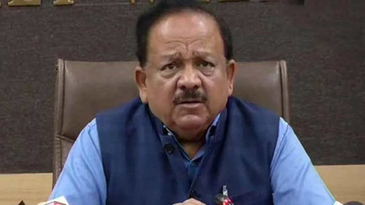 Health Minister Stresses On Need For Expeditious COVID-19 Vaccination Drive To cover Targeted Population