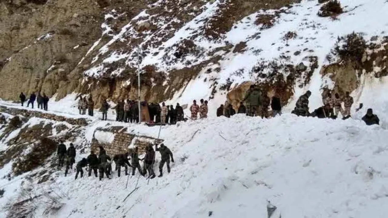 Himachal avalanche: 5 soldiers still missing, rescue operations on