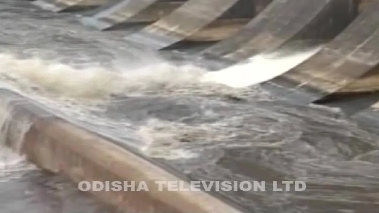 Hirakud opens one sluice gate to release excess water