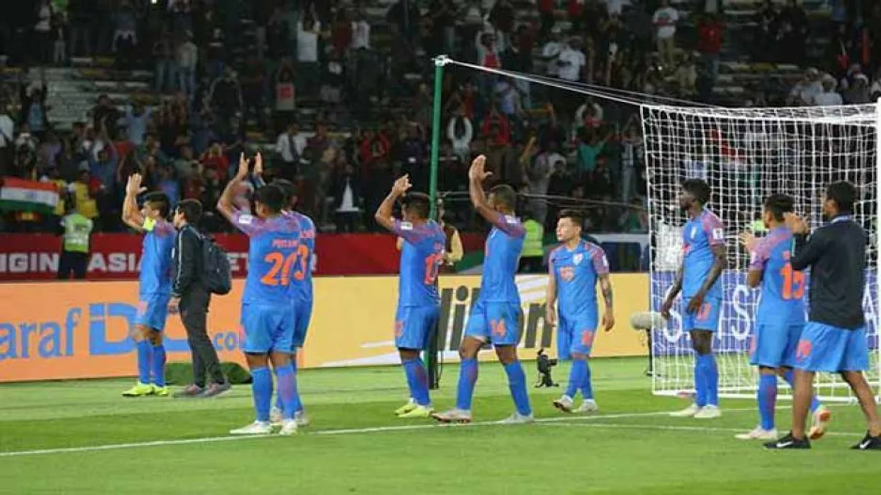 Hockey India Donates Twenty One Lakh Rupees To Odisha Chief Minister's Relief Fund