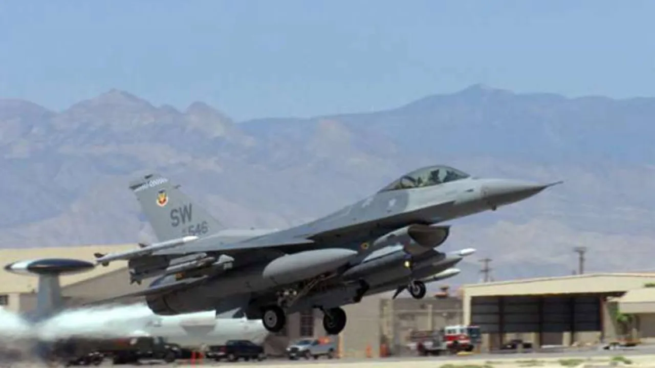 IAF jets scramble to push back PAF fighters