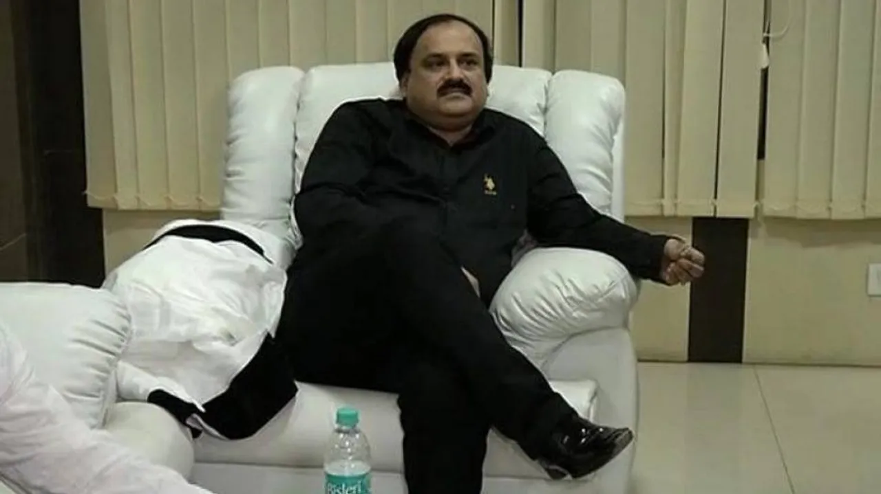 Vigilance sleuths book suspended IAS officer again