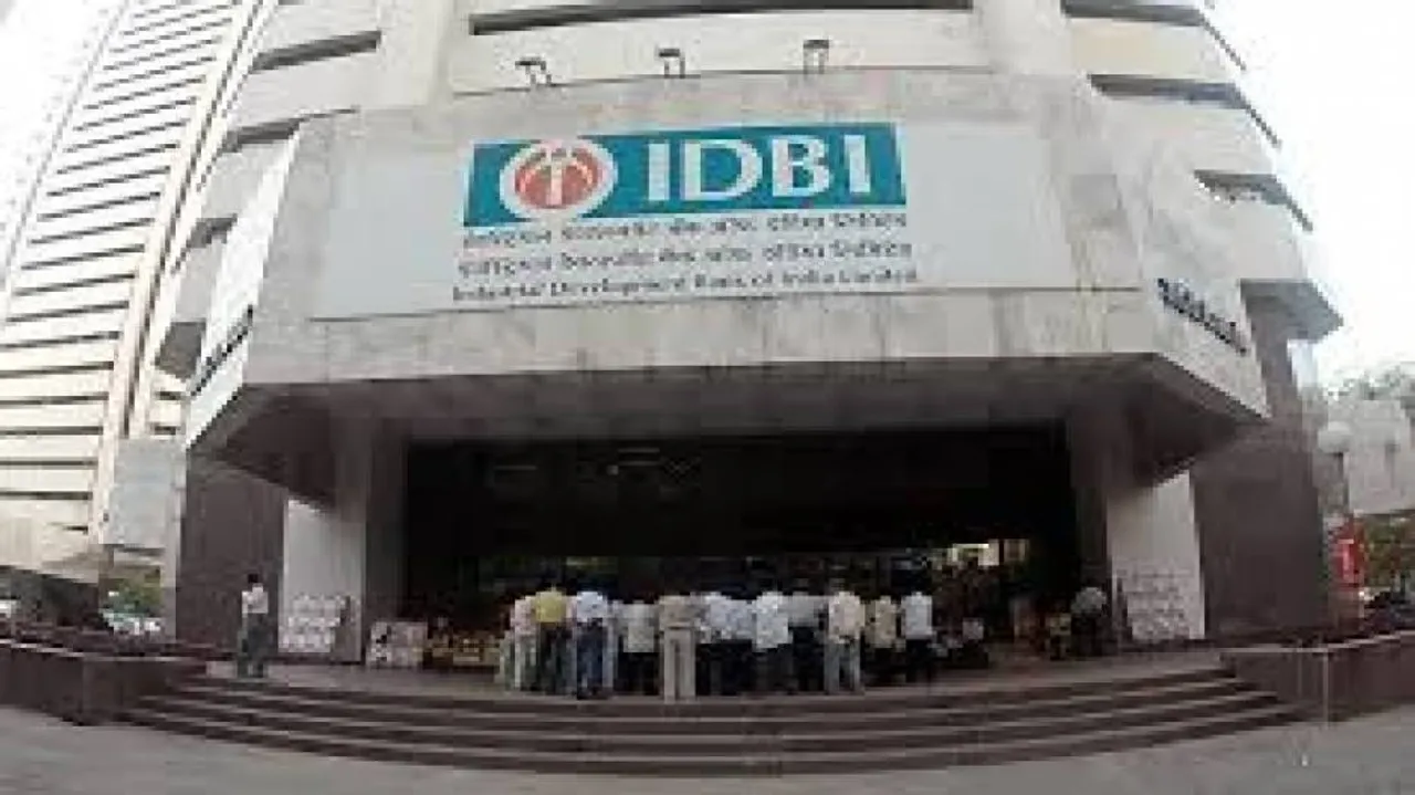 Stop privatisation of IDBI, Kejriwal urges Modi