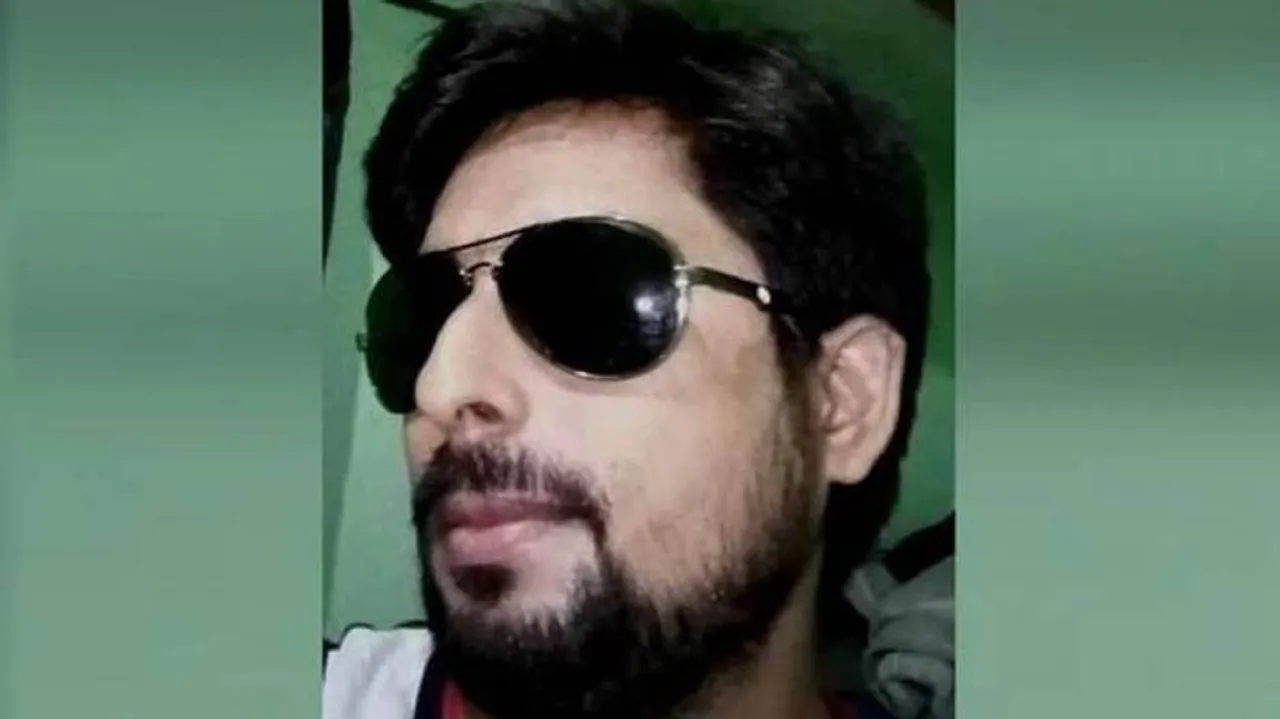 IIT-Mumbai Graduate Takes Up Group D Railway Job