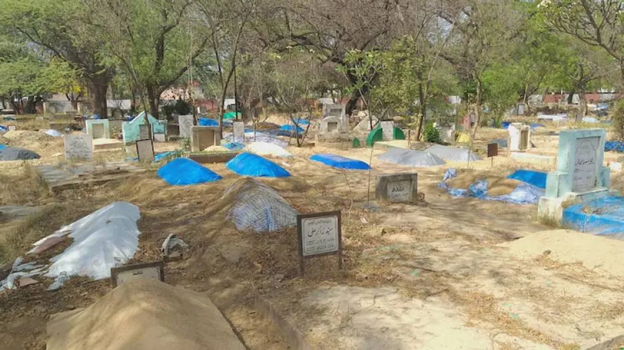 COVID Death Surge: Sans Burial Space, Old Graves Dug Up For New Bodies At AMU