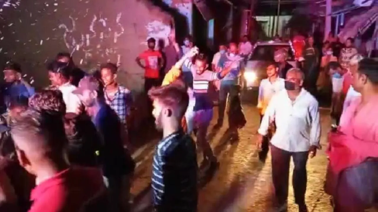 Covid Cautions Go Haywire In Odisha: Hundreds Take Part In Wedding Procession, Video Goes Viral
