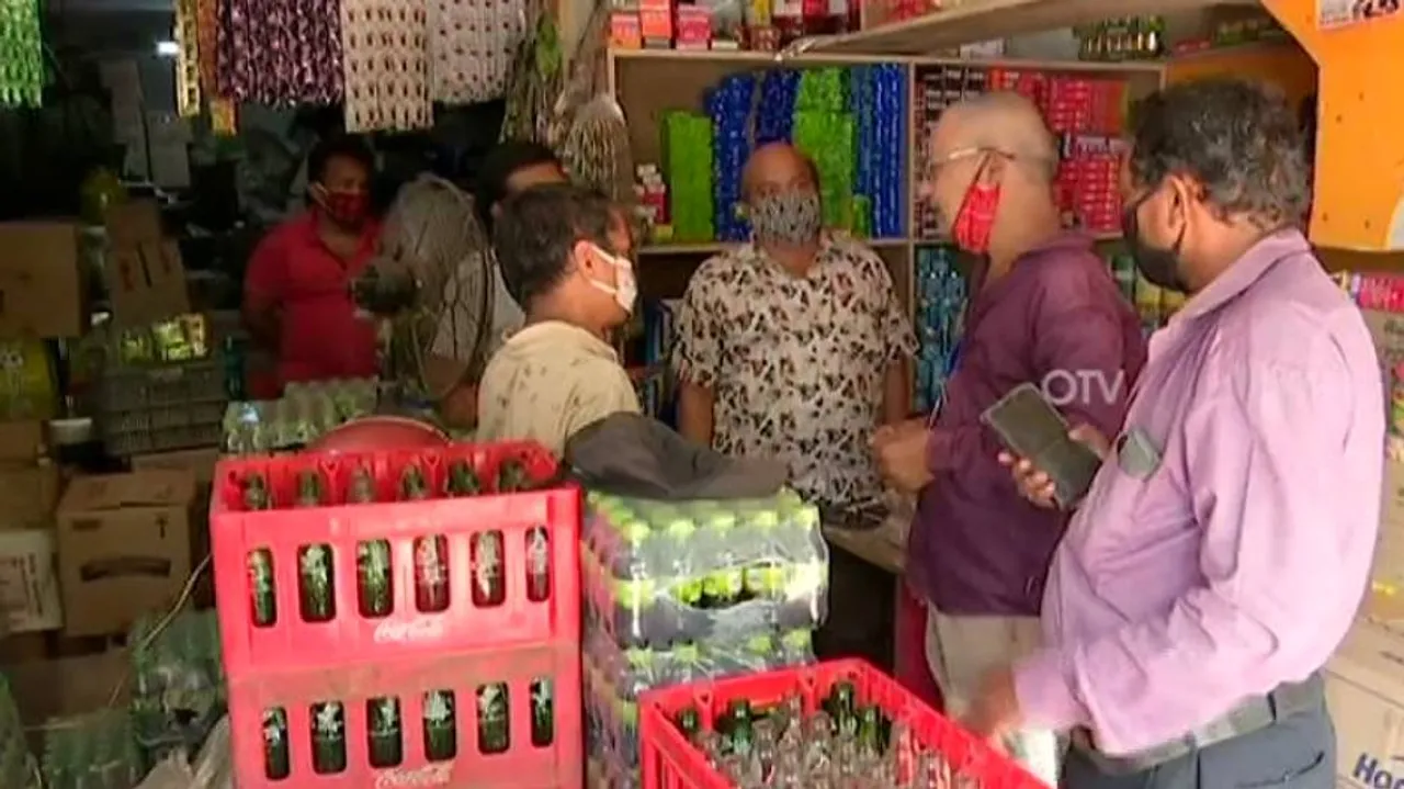 Vendors In Odisha Pitch In To Promote Vaccination, Offer Discount To Inoculated Customers