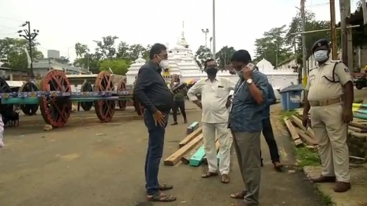 10 Servitors Held For Making Chariots For Banned Rath Yatra 