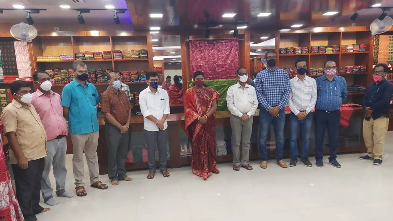 Sambalpuri Handloom Cooperative Opens Mega Showroom In Odisha's Bargarh, Aims At Rs 5-7Cr Business